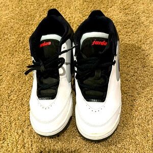 Nike Air Jordan big fund white boys size 6Y